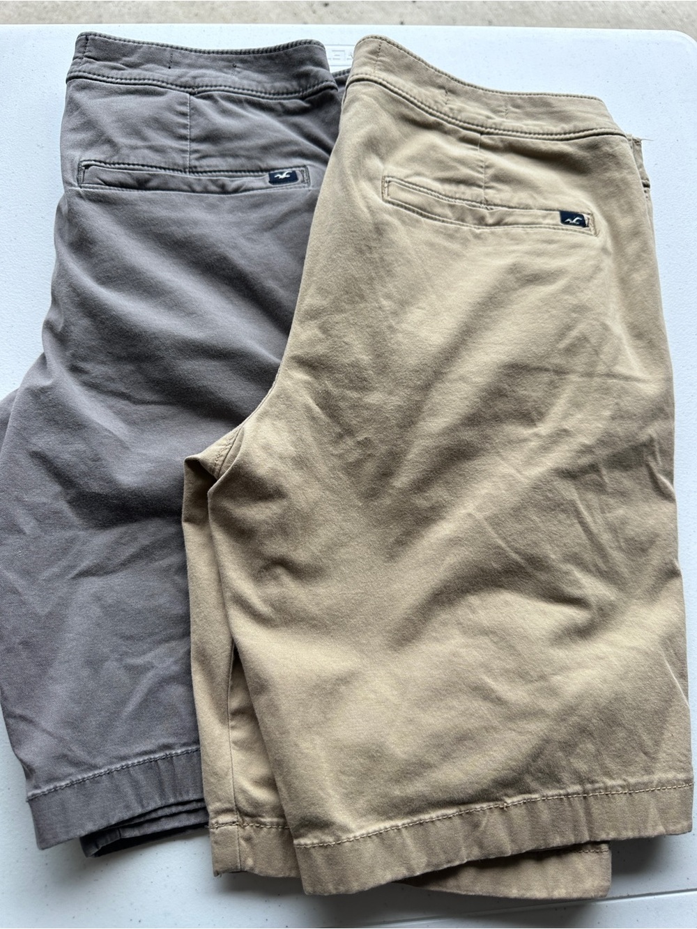 Hollister Men's 9” Skinny Classic Fit Shorts 32” Waist Bundle